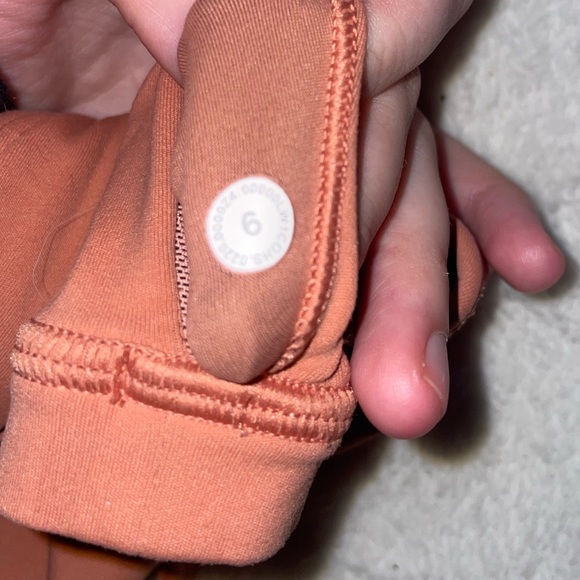 LULULEMON align tank size 6 - Picture 4 of 4